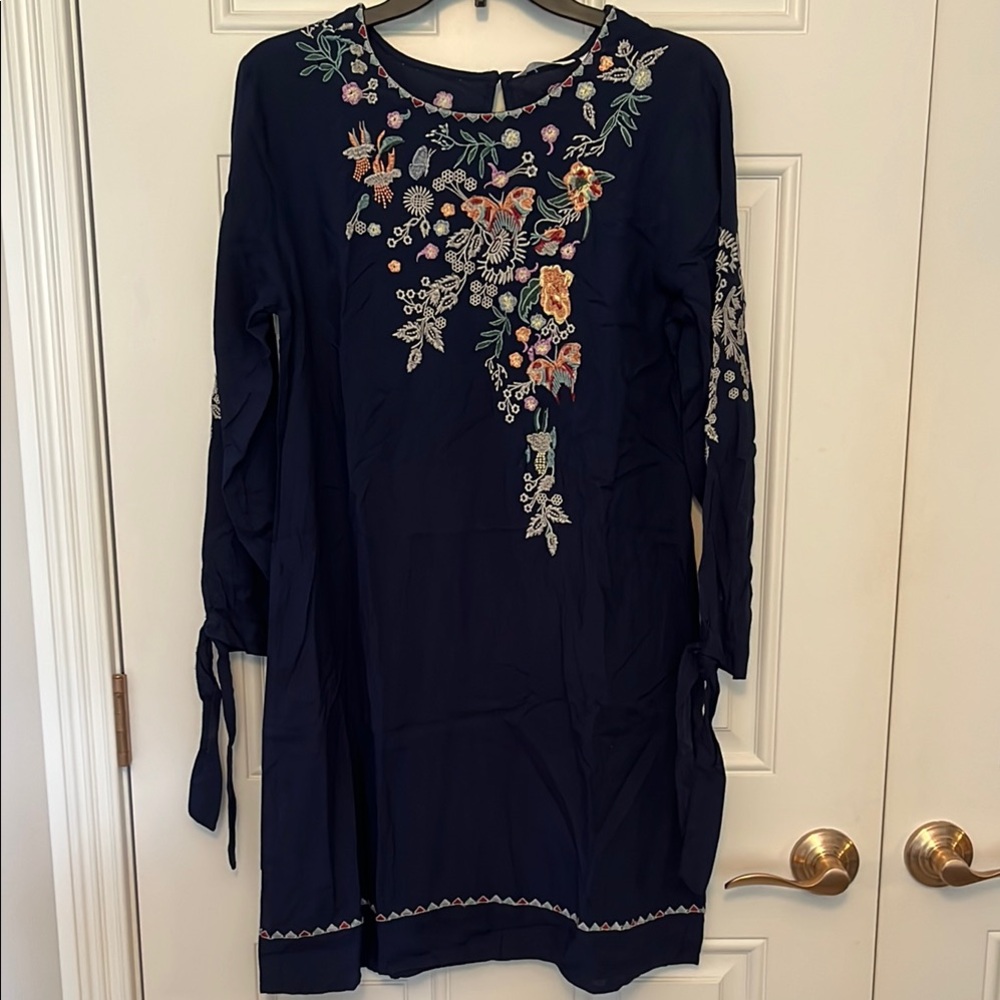 Kaktus Navy Dress with Floral Embroidery